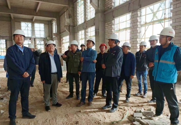 马明一行调研督查工程检测中心工程进度