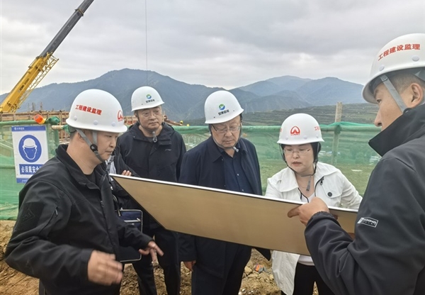 张佩峰调研督导榆中县山洪灾害受损户安置…